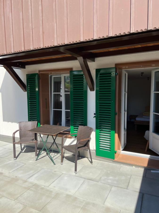 John Apartmán