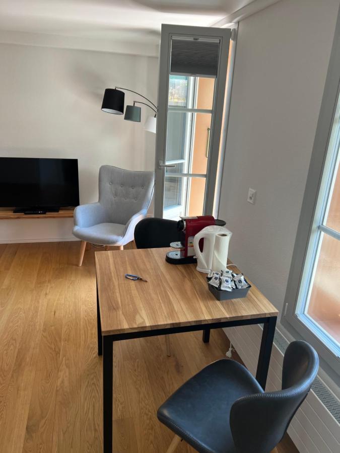 John Apartment *